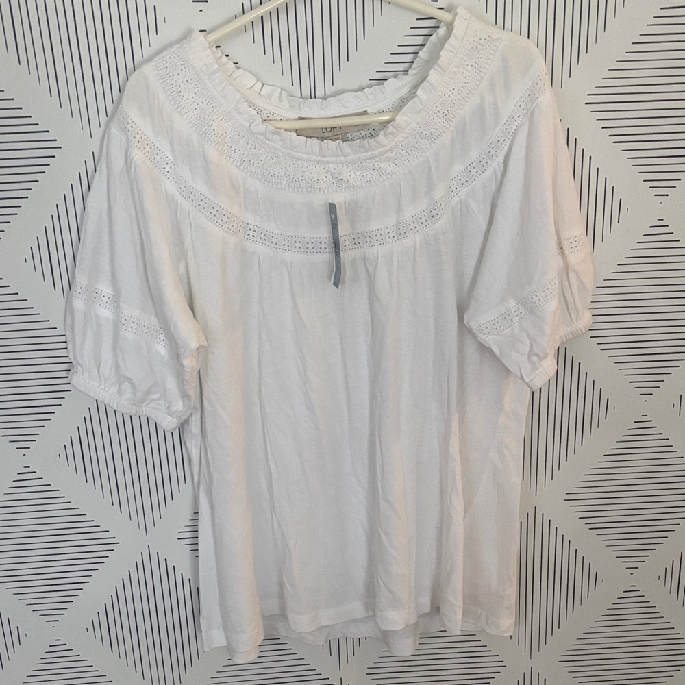 LOFT (NWT) White Lace Detail Women's Top!